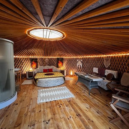 Jurta Hotel Balatongyoeroek Экстерьер фото
