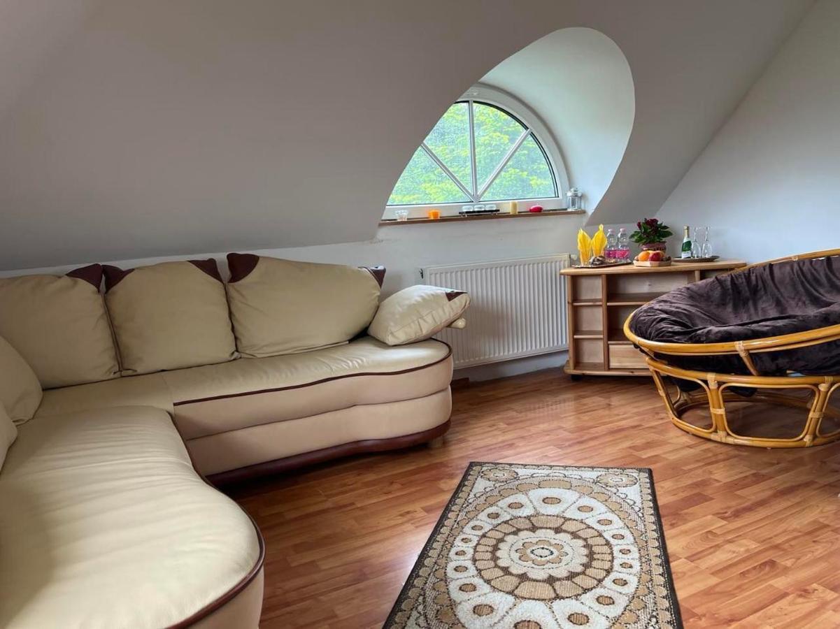 Jurta Hotel Balatongyoeroek Экстерьер фото