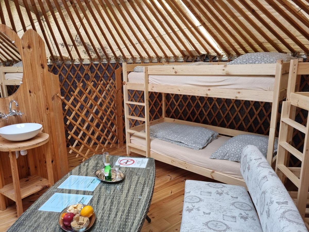 Jurta Hotel Balatongyoeroek Экстерьер фото