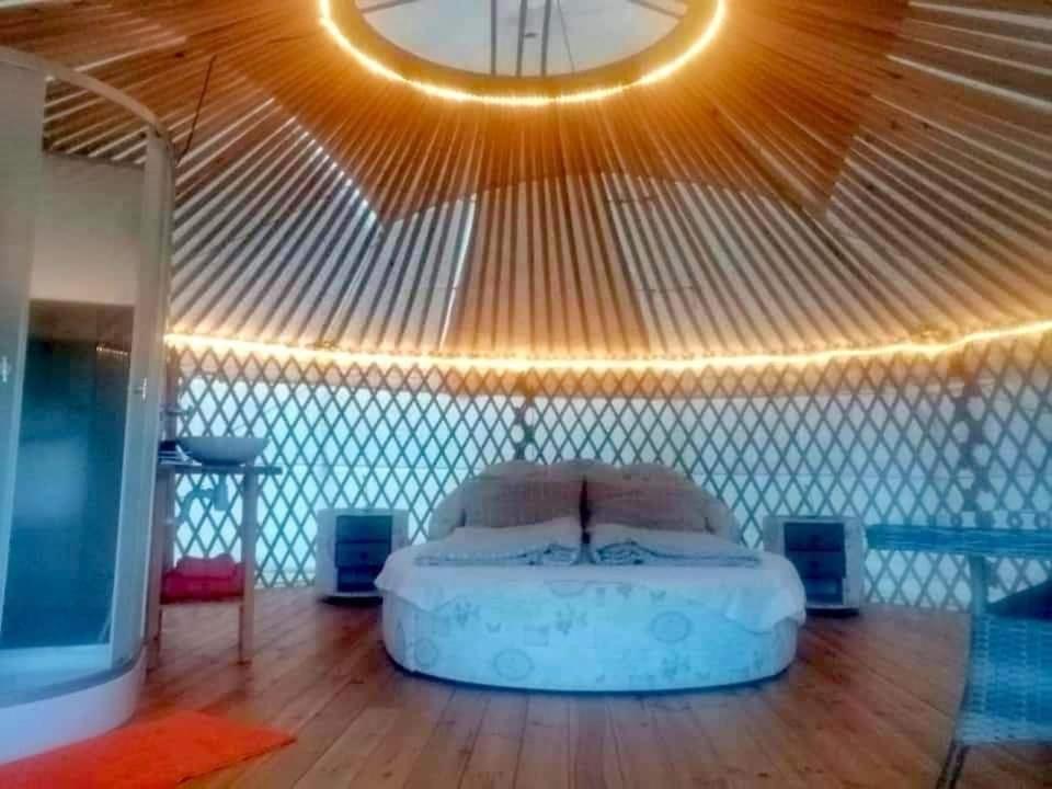 Jurta Hotel Balatongyoeroek Экстерьер фото